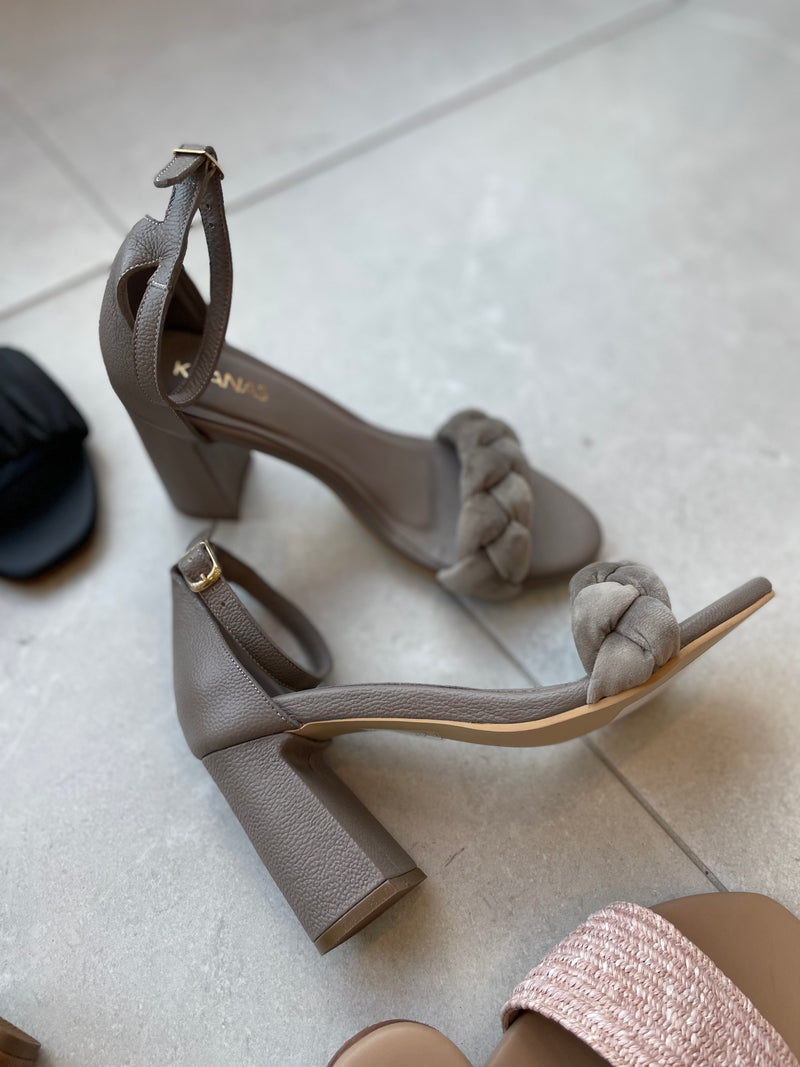 Soho Chunky Velvet Braid Heel / Taupe